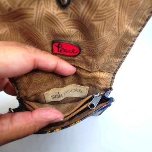 SakRootsFront. Floral Coin Mini Purse Wallet Southwestern Boho - Picture 3 of 4